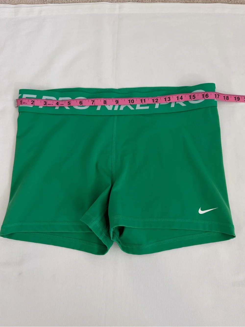 Nike Women’s Nike Pro Dri-Fit Green XL 3” Shorts